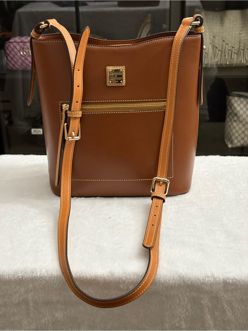 Dooney & Bourke Wexford Leather Ridley Bag – Chestnut | Red Interior